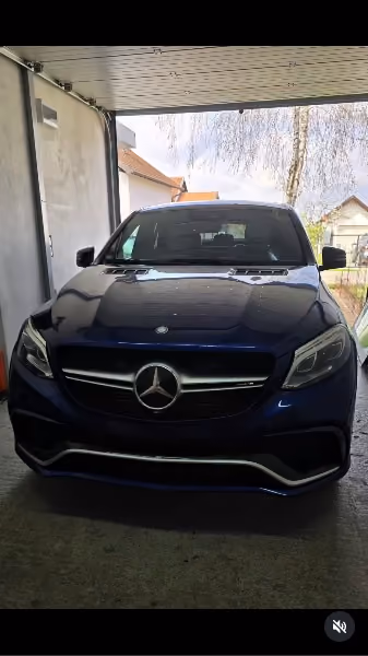 Mercedes GLE kupe, plavi – servis auto-stakla u BN Glass radionici