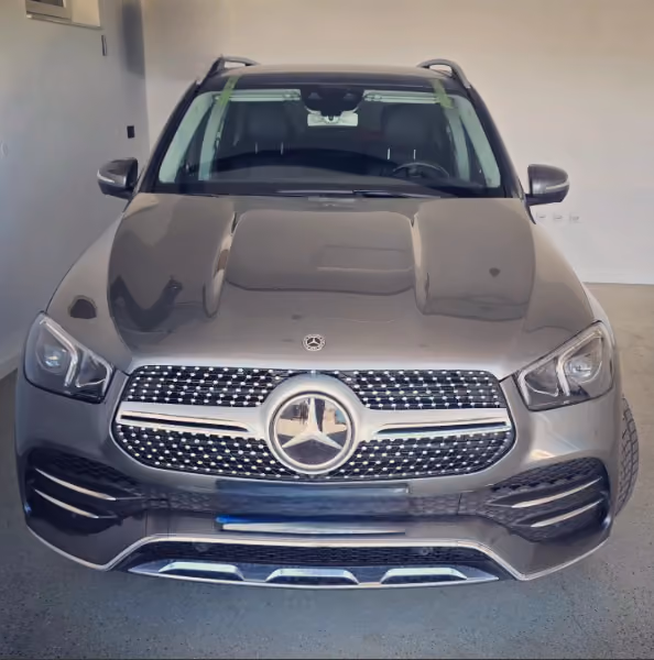 Mercedes GLE, sivi – servis auto-stakla u BN Glass radionici
