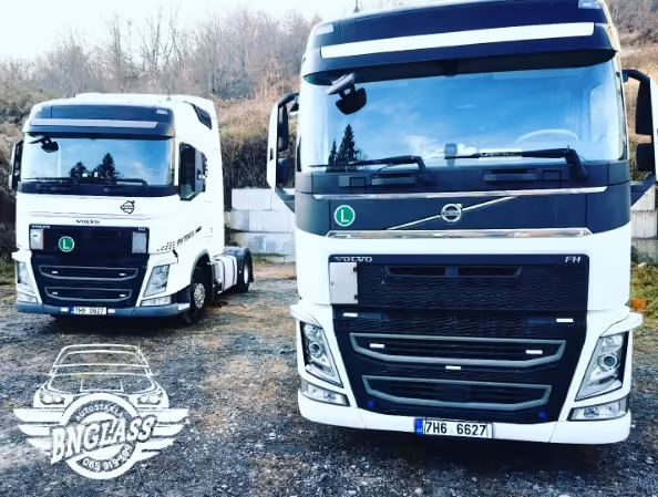 Kamioni Volvo FH, bijeli – servis auto-stakla u BN Glass radionici