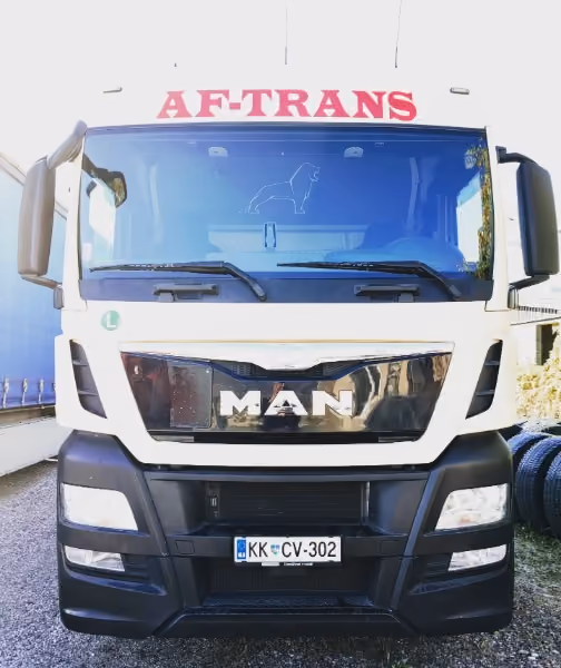 Kamion MAN, bijeli – servis auto-stakla u BN Glass radionici