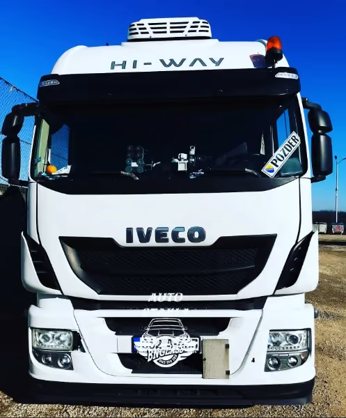 Kamion Iveco Stralis, bijeli – servis auto-stakla u BN Glass radionici